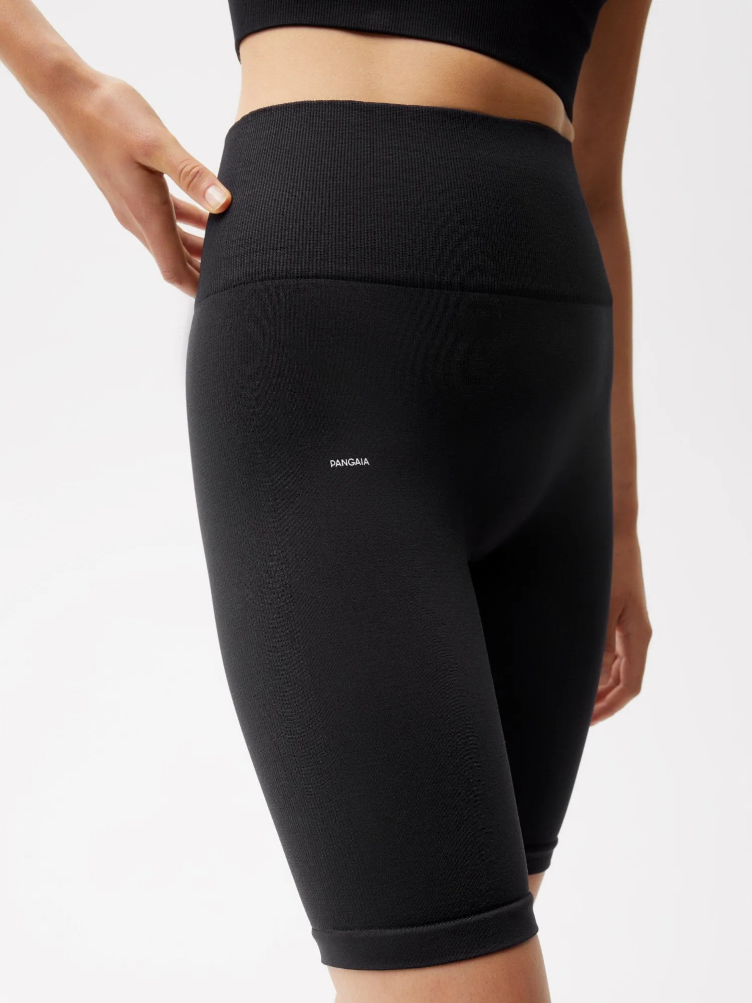 Women's Plant-Stretch Compressive Cycle Shorts—black